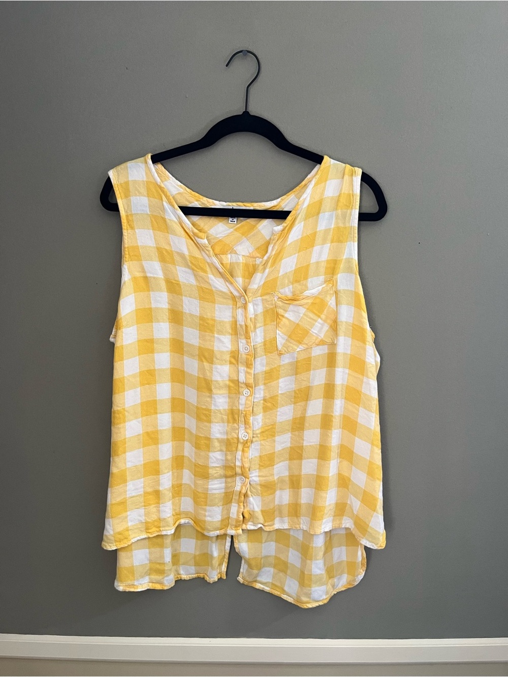 Fever XL Yellow Gingham Sleeveless Button-Front Top Tulip Split Back Picnic